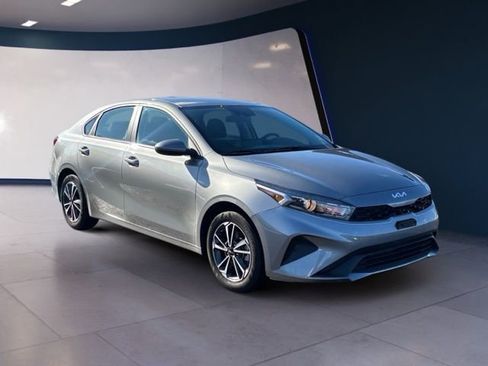 Certified 2023 Kia Forte LXS image 7