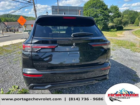 Used 2026 Mitsubishi Outlander LE FWD image 4
