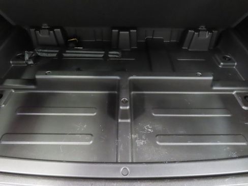 Used 2024 Chevrolet Suburban High Country image 45