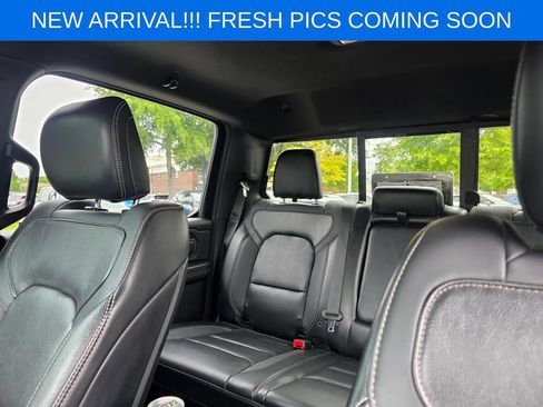 Used 2019 RAM 1500 Sport w/ Black Appearance Package AWD/4WD image 9