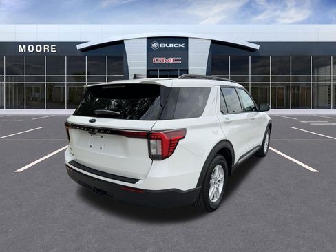 Used 2025 Ford Explorer Active RWD image 2