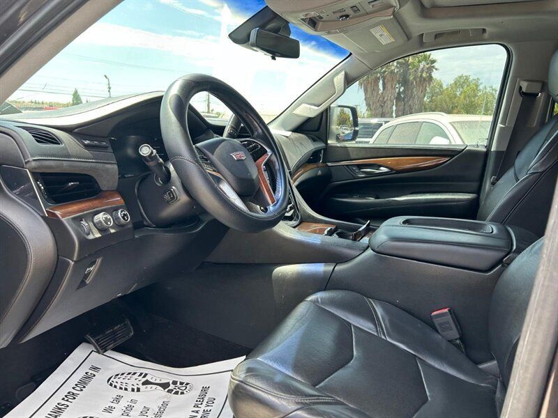 Used 2017 Cadillac Escalade ESV Premium Luxury AWD/4WD image 19