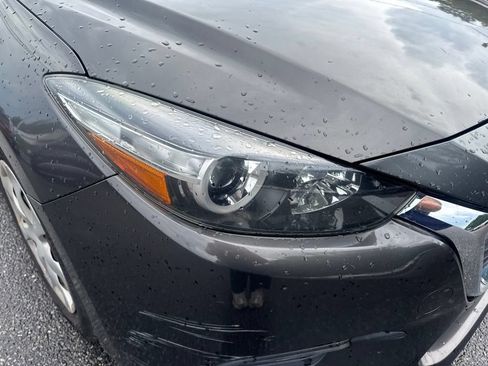 Used 2018 MAZDA MAZDA3 Sport FWD image 7