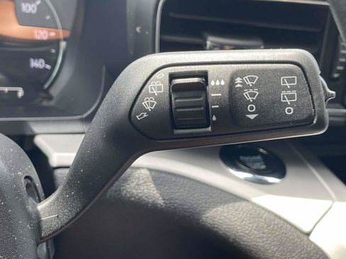 Used 2024 Ford Explorer XLT w/ Equipment Group 202A RWD image 27