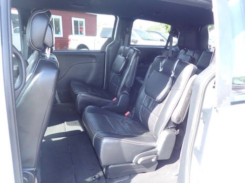 Used 2015 Dodge Grand Caravan SE w/ Quick Order Package 29E SE FWD image 9