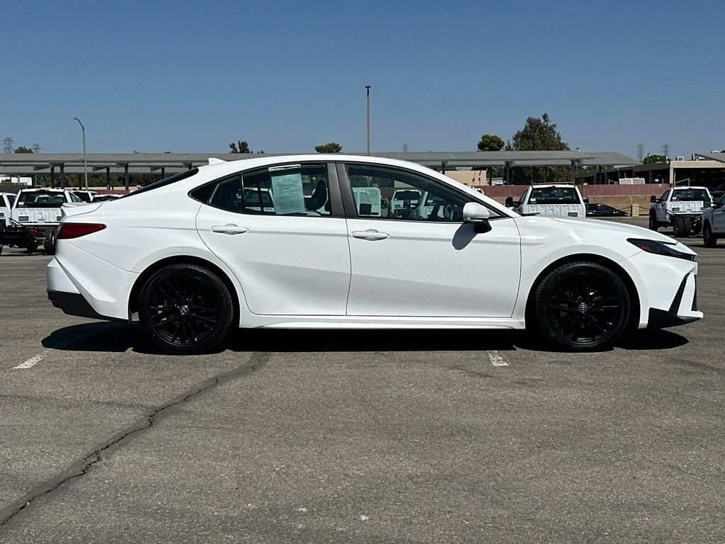 Used 2025 Toyota Camry SE FWD image 2