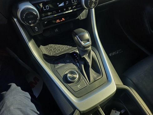 Used 2023 Toyota RAV4 XLE Premium image 14