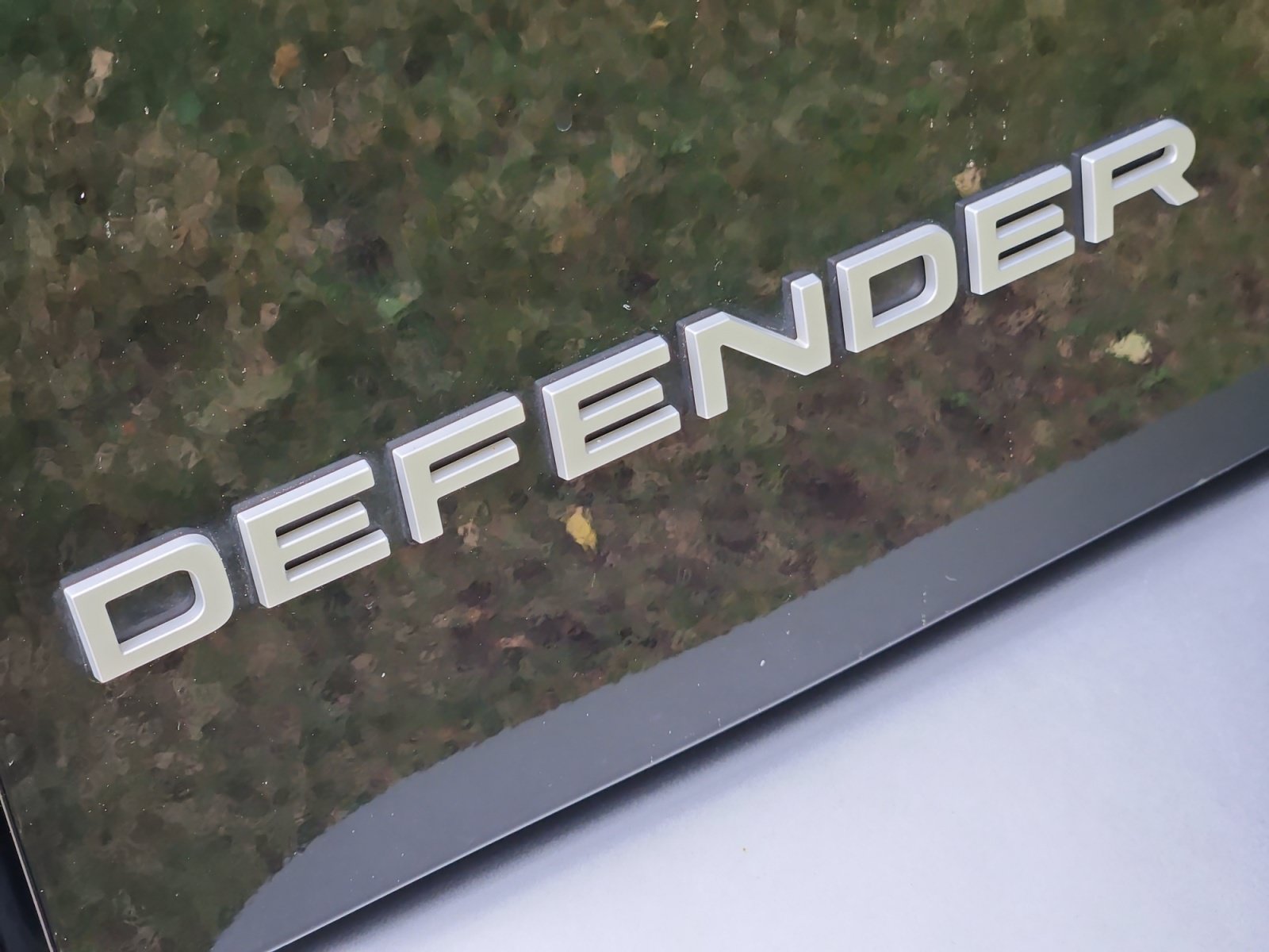 Used 2025 Land Rover Defender 110 S AWD/4WD image 22