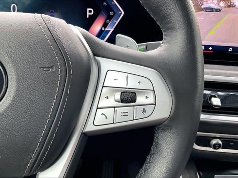 Used 2025 BMW X7 xDrive40i w/ Premium Package image 20