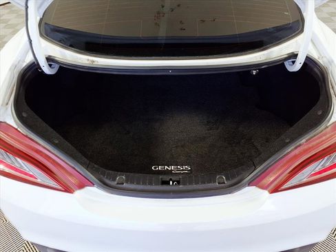 Used 2015 Hyundai Genesis 3.8 image 17