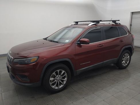 Used 2019 Jeep Cherokee Latitude Plus AWD/4WD image 2