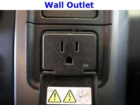 Used 2023 RAM 1500 Classic SLT w/ Trailer & Traction Group image 19