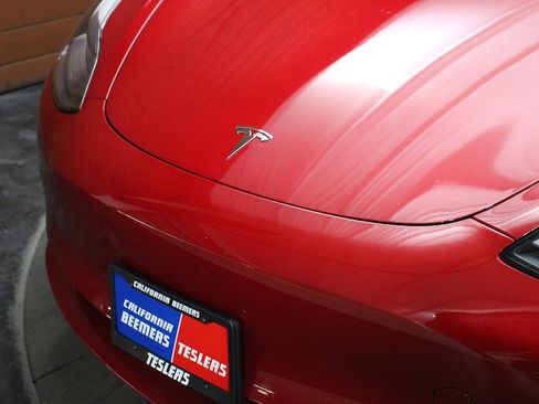 Used 2023 Tesla Model 3 Standard Range image 9