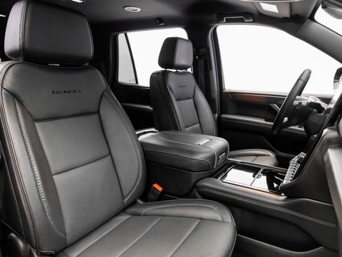 Used 2025 GMC Yukon Denali image 33