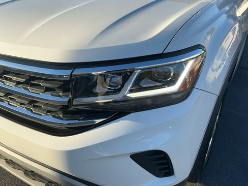 Certified 2023 Volkswagen Atlas SE image 30