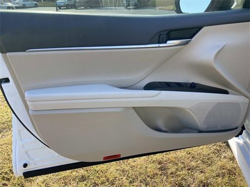 Used 2023 Toyota Camry LE image 17