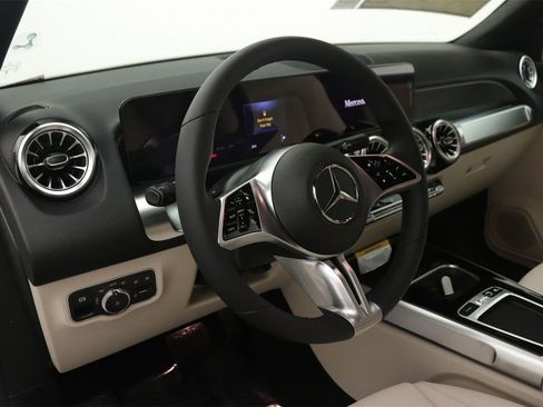 New 2026 Mercedes-Benz GLB 250 image 5