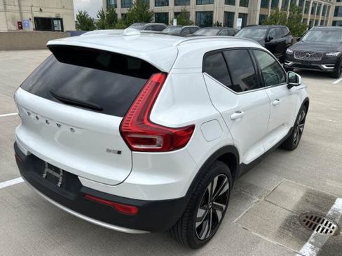 Used 2024 Volvo XC40 B5 Plus w/ Protection Package Premier AWD/4WD image 4