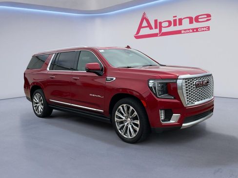 Used 2021 GMC Yukon XL Denali w/ Denali Ultimate Package AWD/4WD image 7