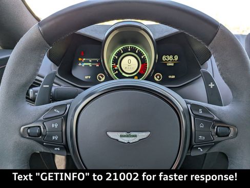 Used 2022 Aston Martin V8 Vantage Coupe image 33