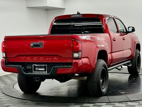 Used 2019 Toyota Tacoma TRD Sport w/ Technology Package image 8