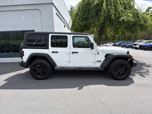 Used 2021 Jeep Wrangler Unlimited Sport AWD/4WD image 2