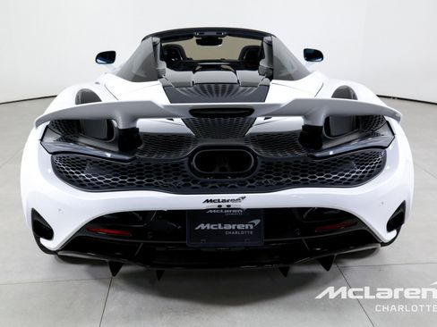 Used 2024 McLaren 750S Spider image 9