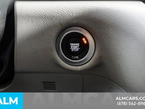 Used 2023 Chrysler Pacifica Touring-L FWD image 28