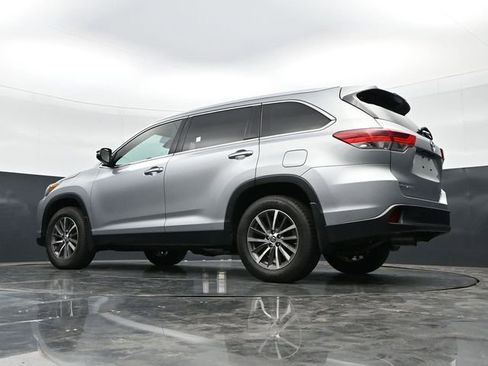 Used 2019 Toyota Highlander XLE AWD/4WD image 41