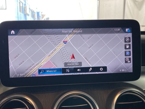 Used 2020 Mercedes-Benz GLC 300 w/ Multimedia Package image 28