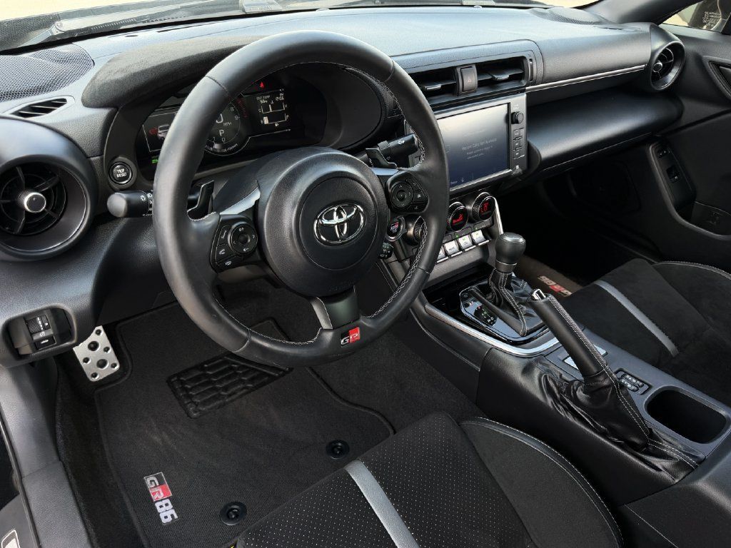 Used 2024 Toyota GR86 Premium RWD image 11