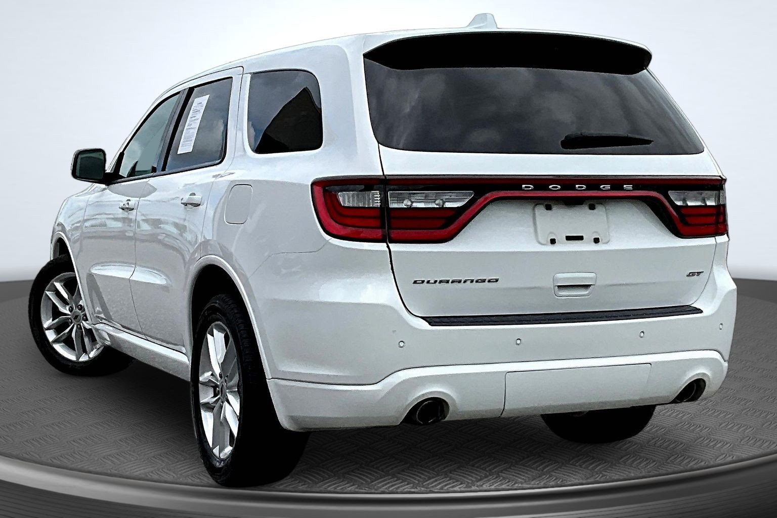 Used 2022 Dodge Durango GT RWD image 3