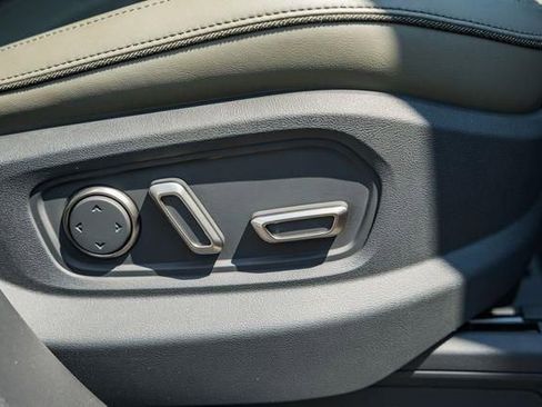 Used 2023 Rivian R1S Launch Edition image 18