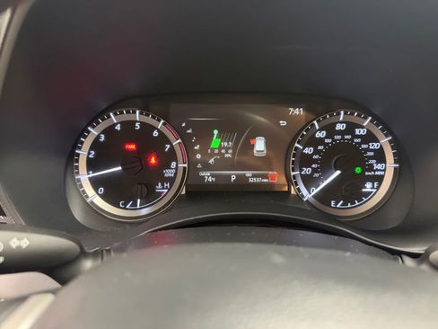 Used 2025 Toyota Highlander LE AWD/4WD image 5
