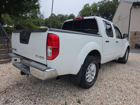 Used 2015 Nissan Frontier SV AWD/4WD image 6