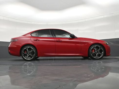 Used 2025 Alfa Romeo Giulia w/ Veloce Package Rwd image 29