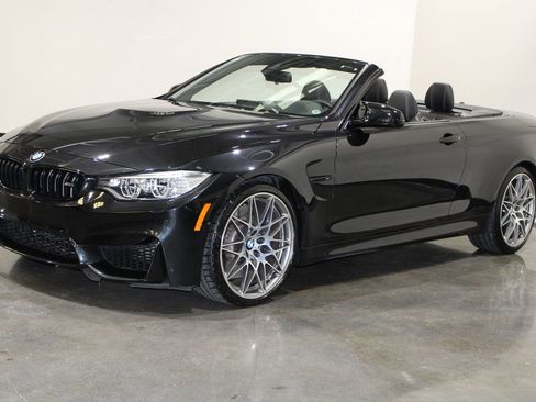 Used 2017 BMW M4 Convertible image 8