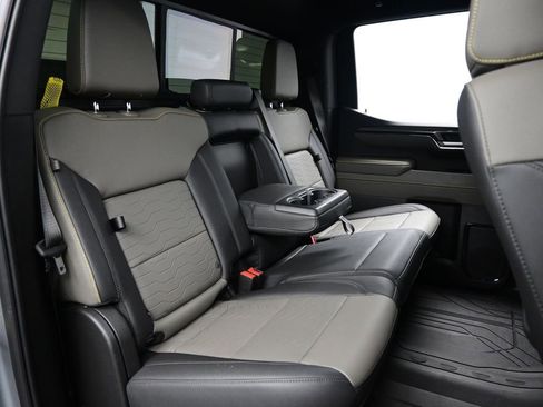 Used 2024 Chevrolet Silverado 1500 ZR2 w/ Technology Package image 37