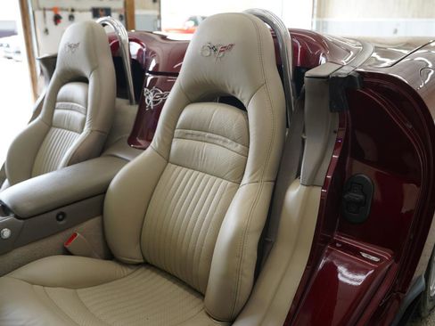 Used 2003 Chevrolet Corvette Convertible w/ Preferred Equipment Group1 image 20