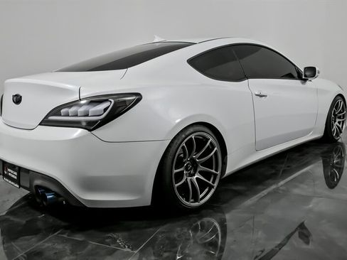 Used 2015 Hyundai Genesis 3.8 image 11