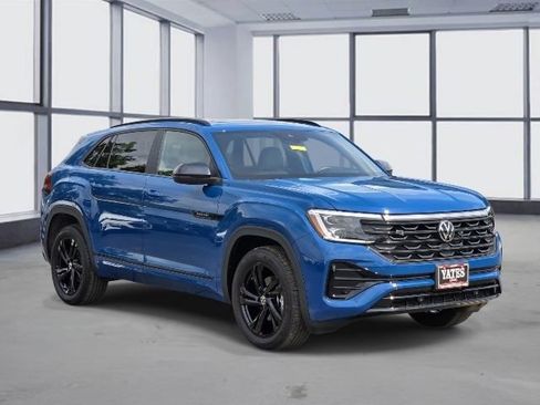 Used 2025 Volkswagen Atlas Cross Sport SEL R-Line AWD/4WD image 3