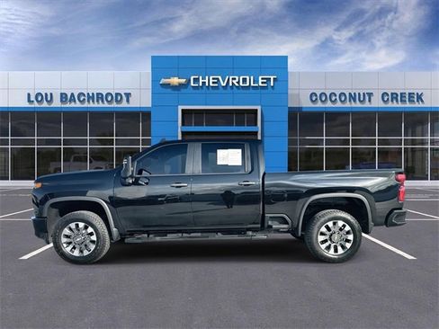 Used 2022 Chevrolet Silverado 2500 Custom w/ Custom Value Package image 5