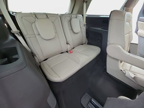 Used 2023 Lincoln Aviator Reserve w/ Equipment Group 201A AWD/4WD image 12