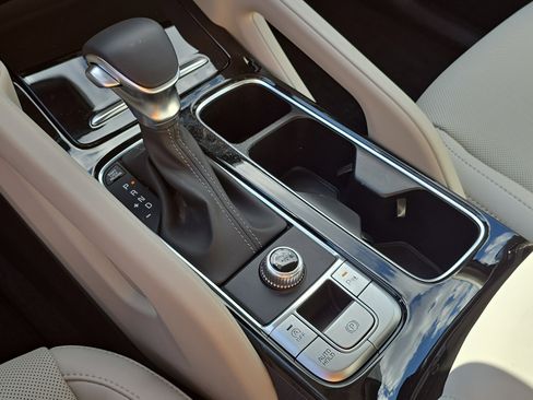 Used 2025 Kia Telluride S image 31