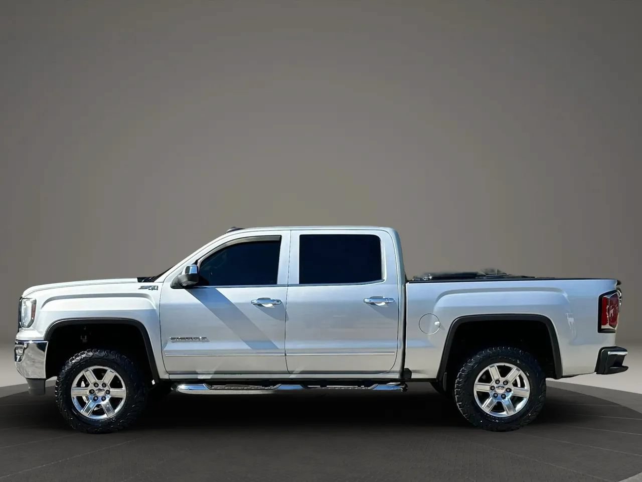 Used 2016 GMC Sierra 1500 SLT w/ Suspension Package, Off-Road AWD/4WD image 6