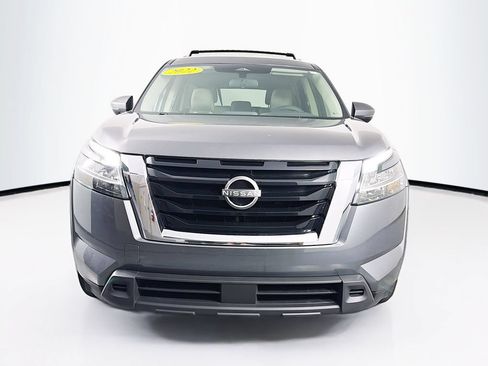 Used 2022 Nissan Pathfinder SV w/ Cargo Package AWD/4WD image 2