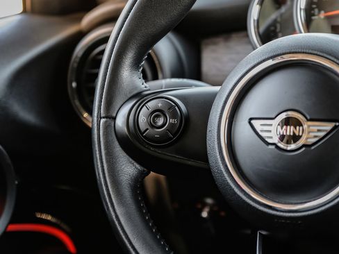 Used 2015 MINI Cooper S image 16