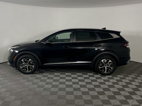 Used 2023 Kia Sportage EX FWD image 2