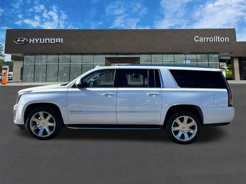 Used 2020 Cadillac Escalade ESV Premium Luxury image 8