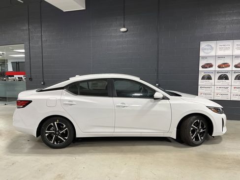New 2025 Nissan Sentra SV image 6